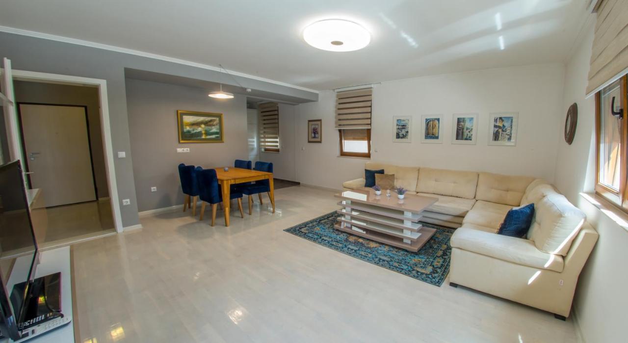 Apartment Light De Luxe Mostar Extérieur photo