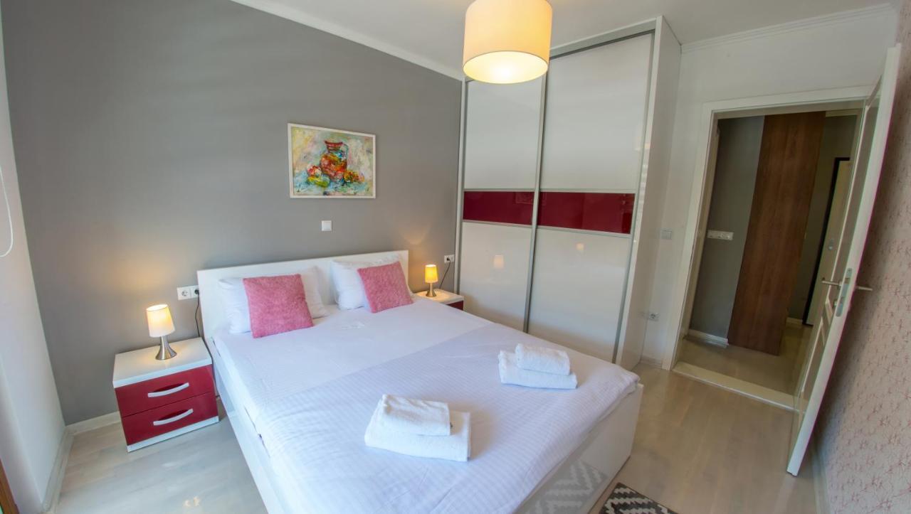 Apartment Light De Luxe Mostar Extérieur photo