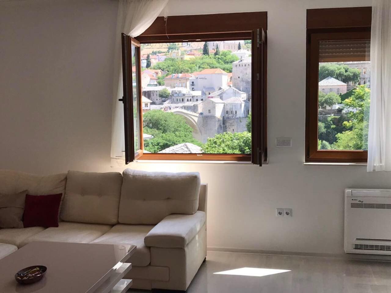 Apartment Light De Luxe Mostar Extérieur photo